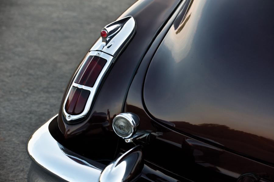  Cadillac Series 62 Convertible Coupe 1947 года  (фото 13 из 32)
